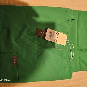 Catarina One-Pocket Scrub Top